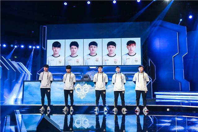 期待他在场 期待他在场